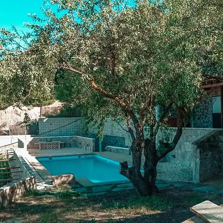 Los Almendros Rural *